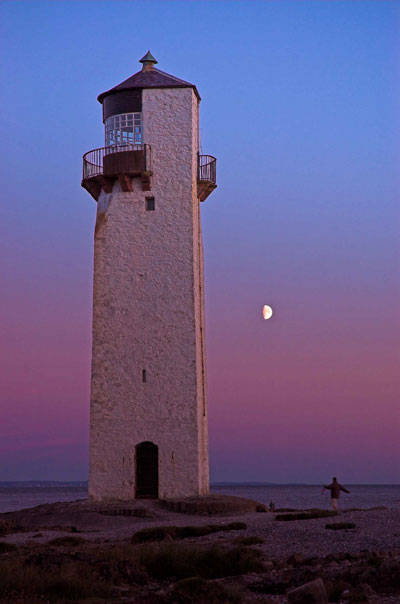 http://www.gelstoncastle.com/images/lighthousedusk.jpg